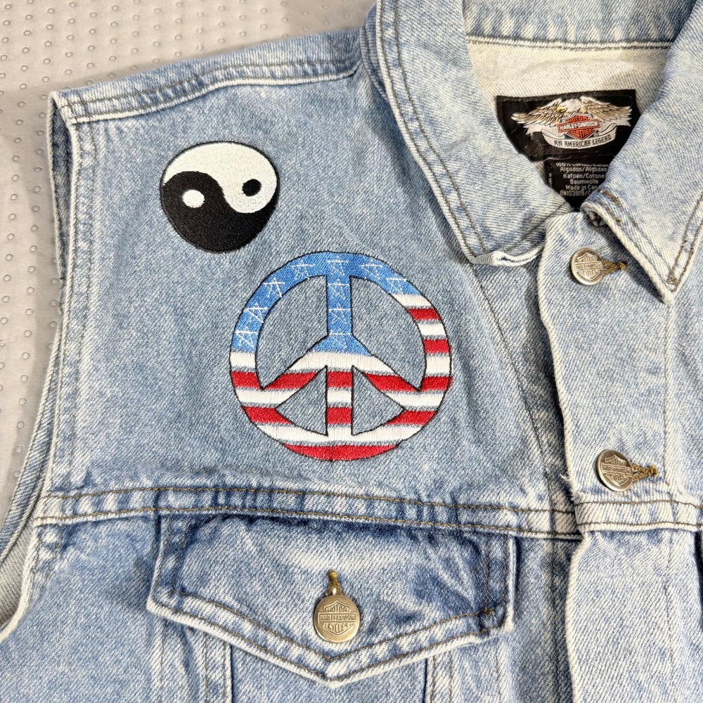 VINTAGE Hippy Harley-Davidson Denim Vest Embroidered Patches Peace Love Pride - Picture 6 of 16
